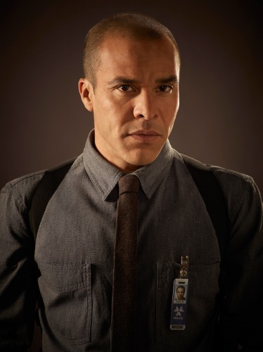 Michael-Irby-as-Detective-Richard-Paul-almost-human-34705116-850-1134