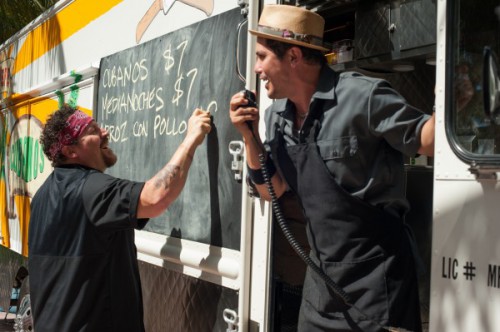 chef-jon-favreau-emjay-anthony-aaron-franklin-john-leguizamo-600x399