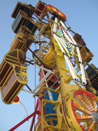 fair-ride-flipping-cages