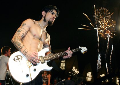 camp-freddy-dave-navarro