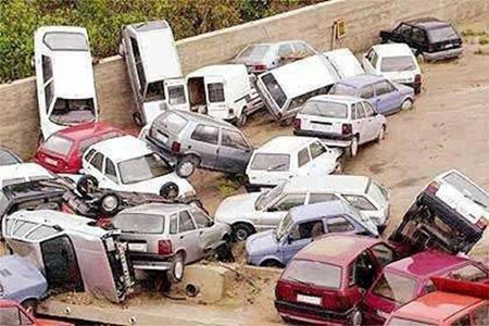 women-parking-lot-major-car-crash